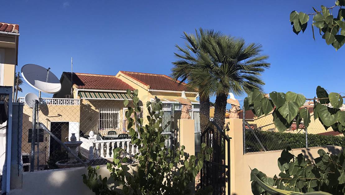 Very wellkept house for sale in La Marina Very wellkept house for sale in La Marina